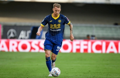 Chia điểm trong cuộc chiến trụ hạng Hellas Verona 1-1 Lecce